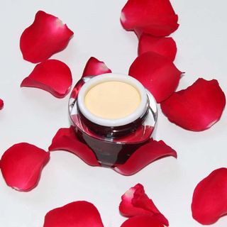 Kem Dưỡng Trắng Da Mặt B&G WHITENING MELASMA CREAM 20grs - Dưỡng Ẩm, Giảm Mụn, Giảm Nám Tàn Nhang, Ngừa Lão Hóa.