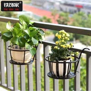 Giỏ treo cây ban công