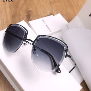 MẮT KÍNH 1728