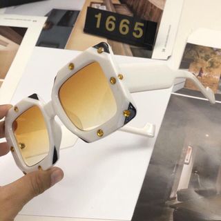 MẮT KÍNH 1655