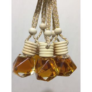 Lọ tinh dầu treo xe