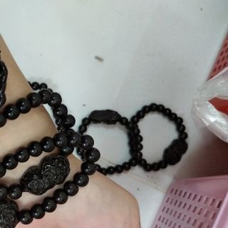 Chuỗi đeo tay phong thủy 10li đá đen mix tỳ hưu