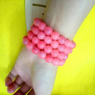 Chuỗi đeo tay phong thủy 10li đá hồng