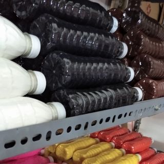 Chai màu nước nửa lít có 12 màu