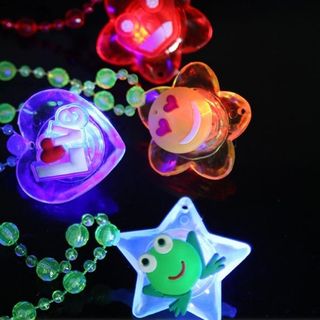 Vòng cổ có đèn có sẵn pin