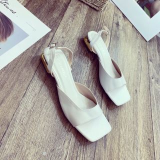Giày sandal da dây cài