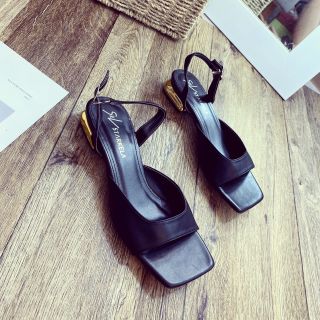 Giày sandal da dây cài