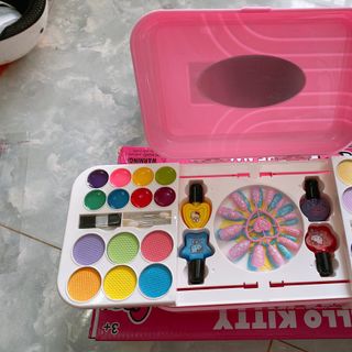 Vali trang điểm đồ chơi cho bé
