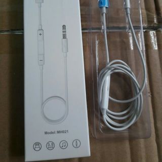 Cáp Mh021: 1 đầu iphone và 1 đầu 3.5 AUX