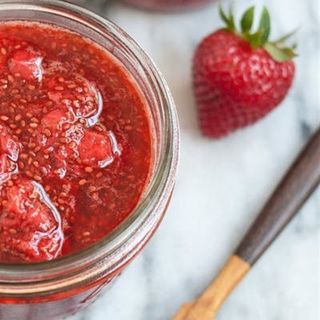 Mứt Dâu Tây DLFRESH Dâu Tây Nguyên Quả 400GR
