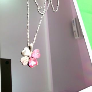 Dây chuyền kèm mặt hoa