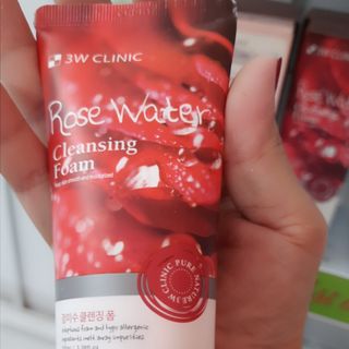 Sữa rửa mặt tinh chất hoa hồng 100ml