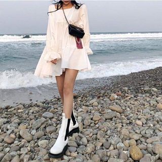 ĐẦM BABYDOLL TRẮNG CỔ VUÔNG TAY PHỒNG NƠ LƯNG
