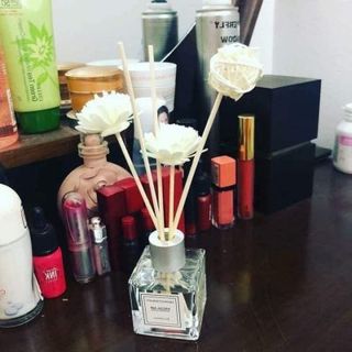 tinh dầu thơm để bàn kèm hoa khô