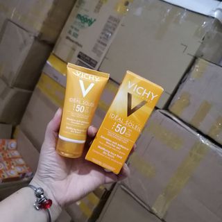 Kem chống nắng vichy