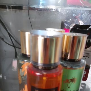 Xịt thơm toàn thân victoria