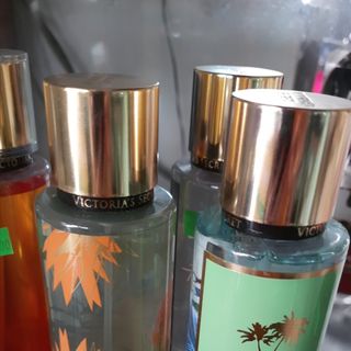 Xịt thơm toàn thân victoria