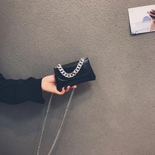 Tui đeo bụng xich xin