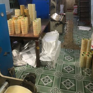 Băng keo 100yard giá từ 35k 1 lốc 6 cuộc