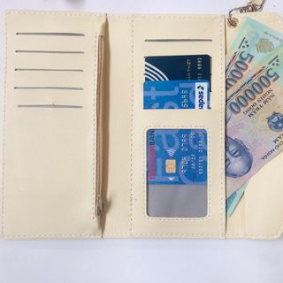 Ví nữ dài cầm tay, màu kem vani
