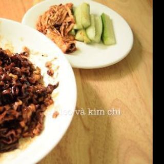 Mì xốt tương đen hàn quốc