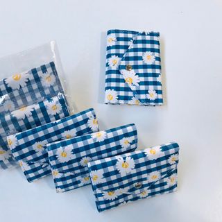 Ví nữ cầm tay, hoa cúc trắng