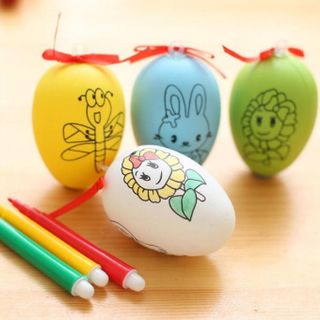 Bộ trứng tô màu gồm 1 trứng và 4c bút lông
