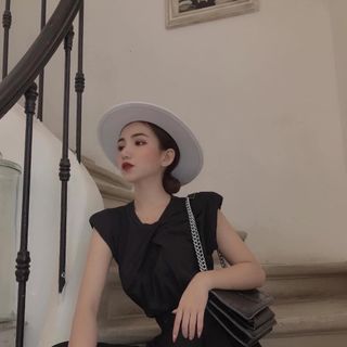 Áo thun xếp ly dây xích