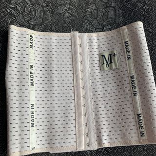Đai nịt bụng chữ M