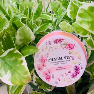 kem body trắng da Charm Vip sữa ong chúa