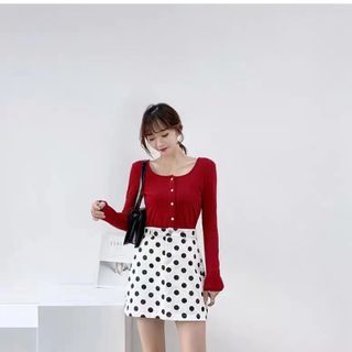 Áo thun kiểu tay dài cổ vuông
