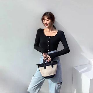 Áo thun kiểu tay dài cổ vuông