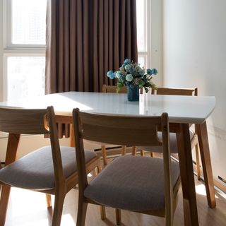 Bàn Ăn COSY Mặt Đá - Đá Solid Surface Hàn Quốc - Cao Cấp, Sang Trọng - Có Khả Năng Kháng Khuẩn, Không Thấm Nước, Rất Dễ Lau Chùi