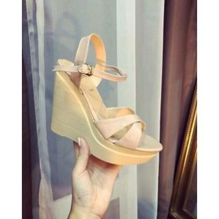 Giày sandal đế xuồng giá rẻ