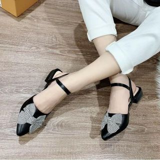 Giày sandal da bít mũi nơ