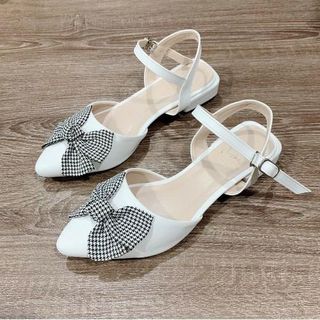 Giày sandal da bít mũi nơ