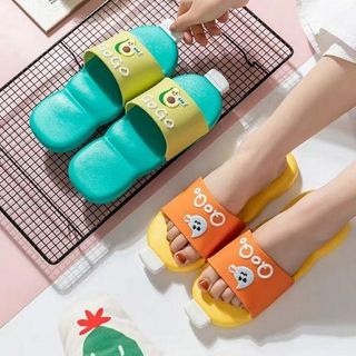 Dép quai ngang nhựa hình chai nước cute