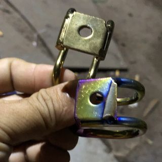 Móc treo đồ gắn xe máy