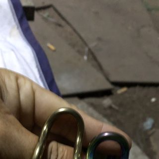 Móc treo đồ gắn xe máy