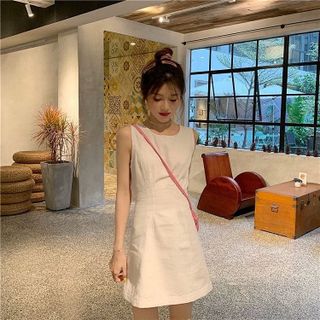 Cloudy dress - ĐẦM TRẮNG KHOÉT LƯNG NÚT BỌC