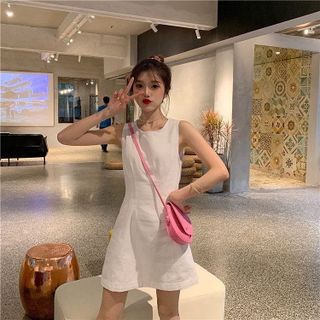 Cloudy dress - ĐẦM TRẮNG KHOÉT LƯNG NÚT BỌC