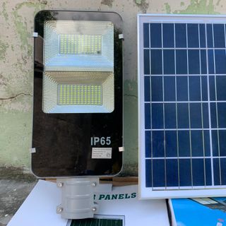 Đèn đường năng lương mặt trời bảng rời 150w