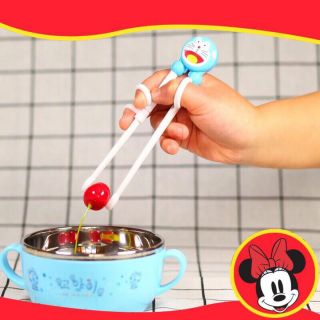 Đũa xỏ ngón cho bé yêu