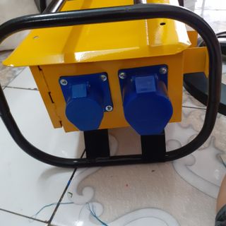 vỏ tủ điện hộp nguồn sắt vàng điện tạm thi công trình