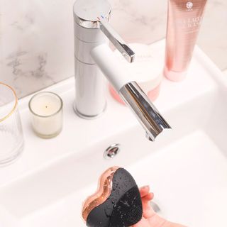 MÁY RỬA MẶT LACO LUXURY