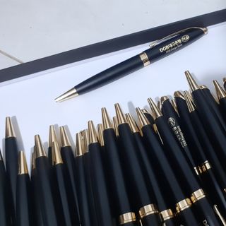 Bút Kim Loại khắc logo tên theo yêu cầu quà tặng Doanh nghiệp
