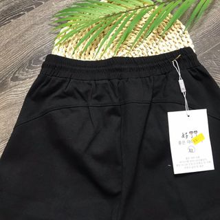 JOGGER TRƠN XUẤT DƯ