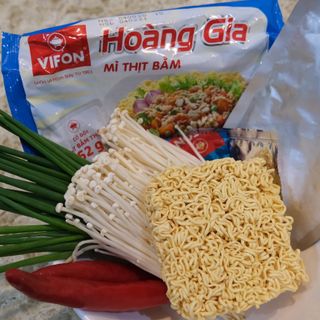 Hoàng Gia Mì Thịt Bằm (có thịt thật) VIFON 120gr