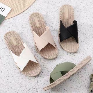 Dép nhựa quai chéo giá siêu rẻ