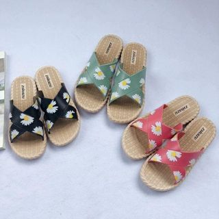 Dép hoa cúc tiểu cute